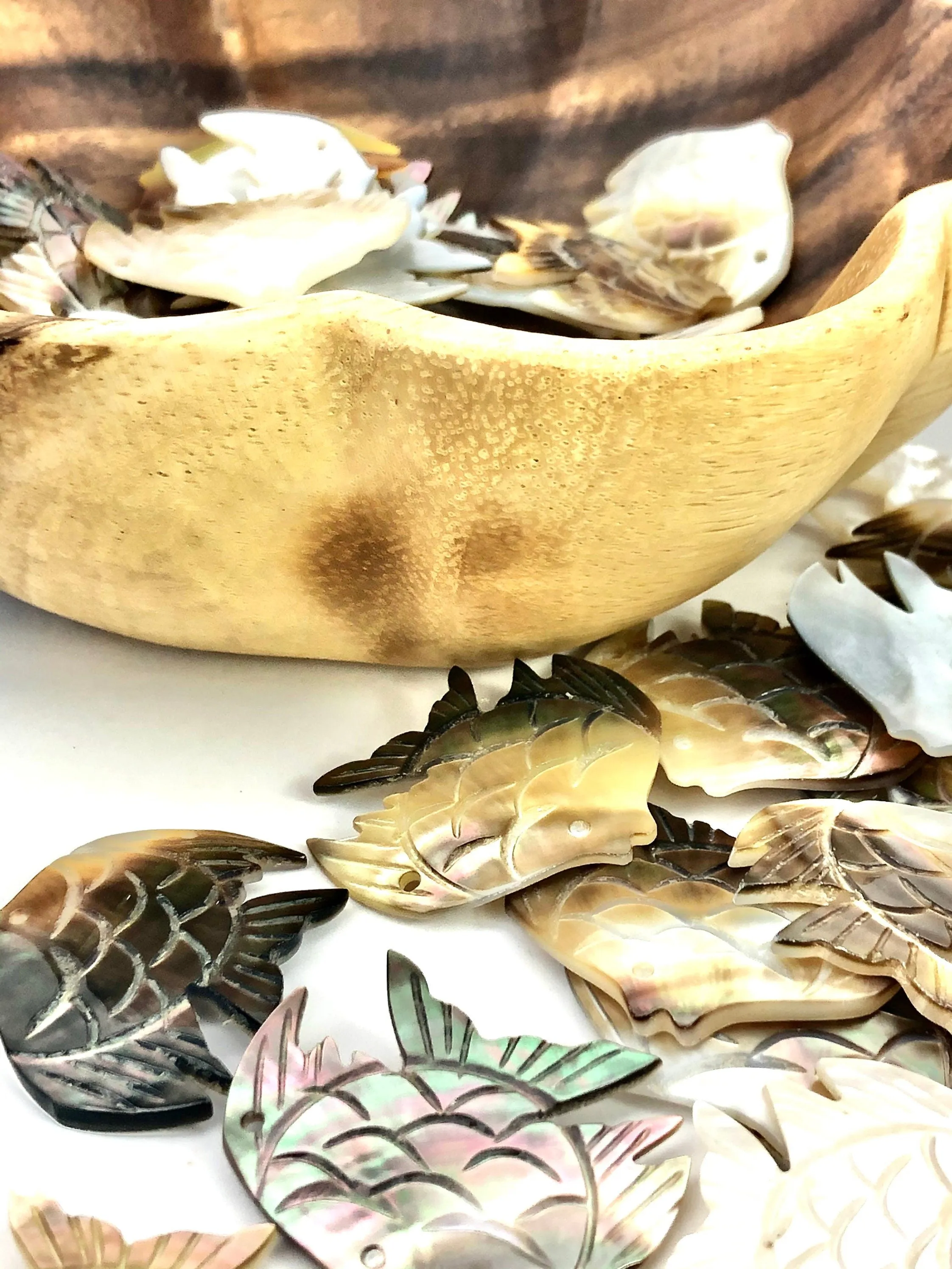 Tahitian Pearl Mother Of Pearl Fish Sku#M260