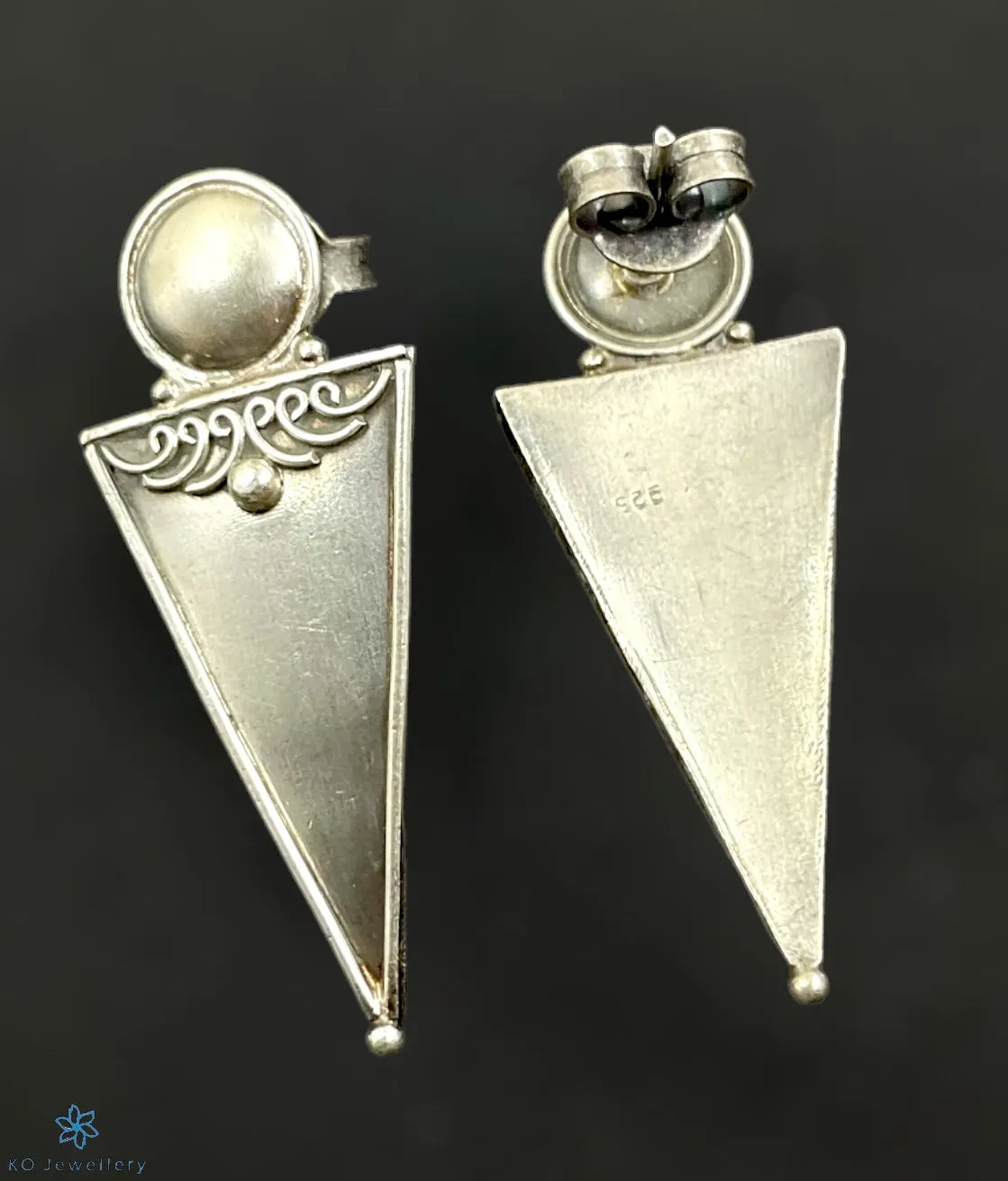 The Aakara Silver Earrings