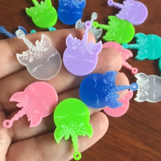 Unicorn heads charms / 5 Pieces (30mm)