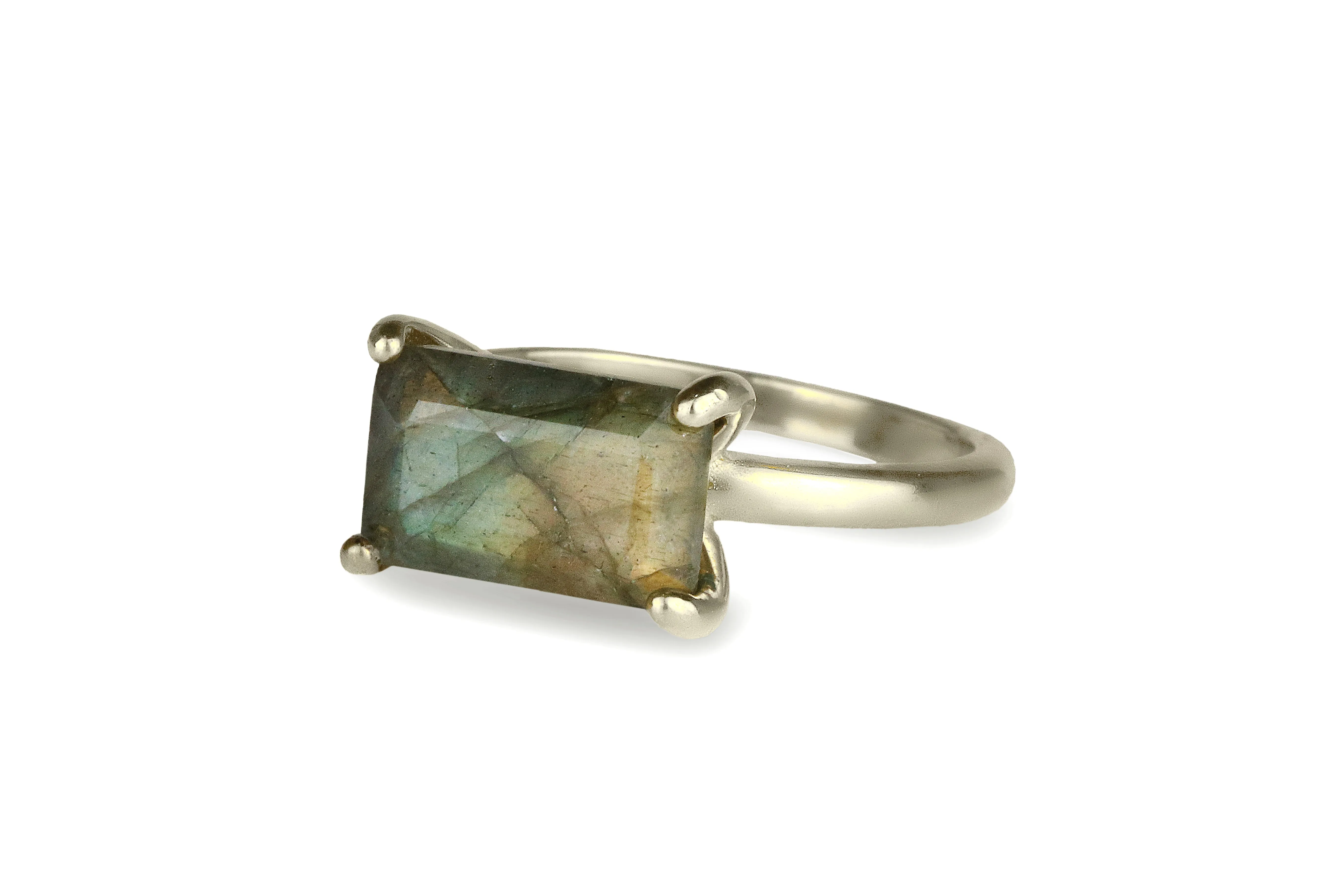 Unique Labradorite Ring in 14k Gold