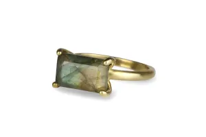Unique Labradorite Ring in 14k Gold