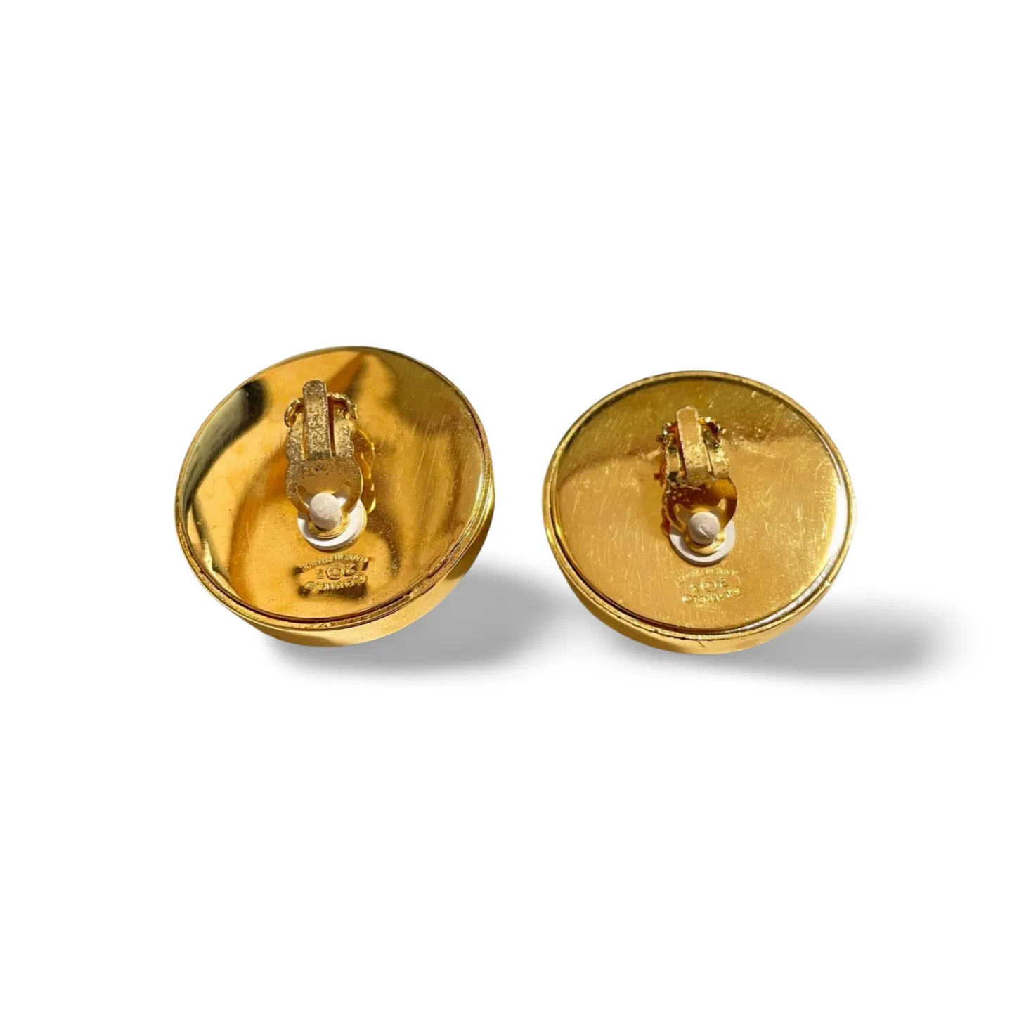 Vintage CHANEL round jumbo earrings with faux pearl petal flower, clover motifs. Very chic and mod jewelry. 061126ac2