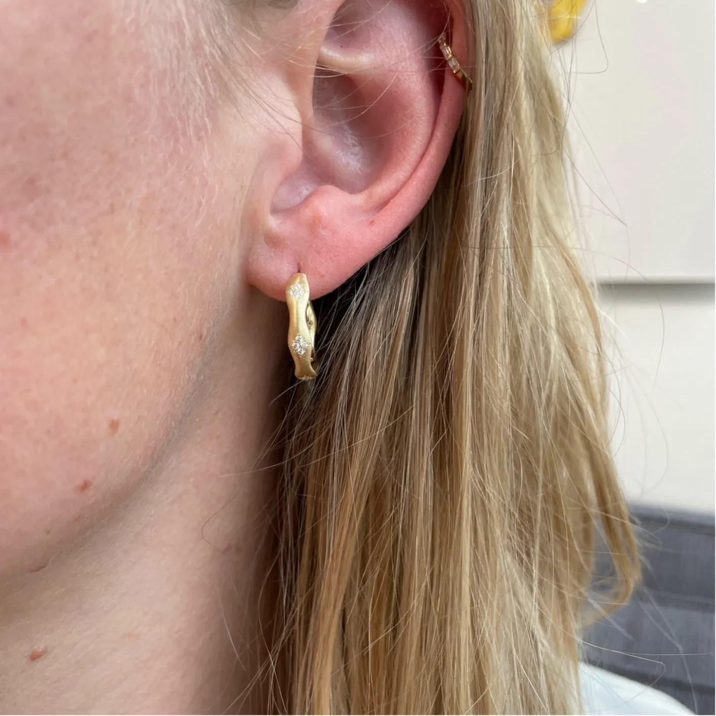 Wavy Memories Hoops